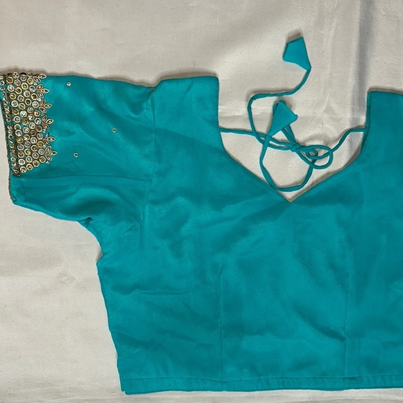 Elegant 2 Piece Sari & Accessories Outfit Turquoise Blue & Gold - Picture 6 of 17